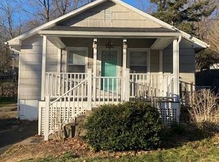 19 Mattabeseck Rd, Middlefield, CT 06455