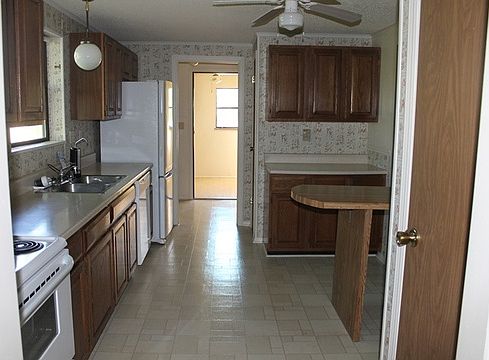 3rd image of 120 Wildflower Ln