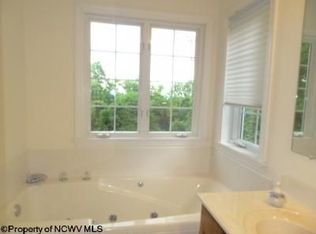 304 Ridgeview Ests, Morgantown, WV 26508