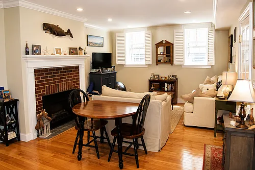7 Champney Pl Photo 1