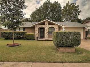 2104 Ruth St, Arlington, TX 76010