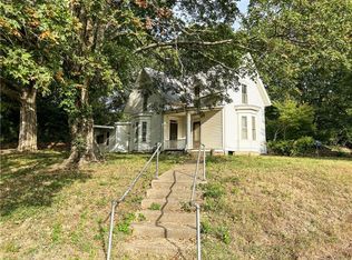 109 E 9th St, Pleasanton, KS 66075