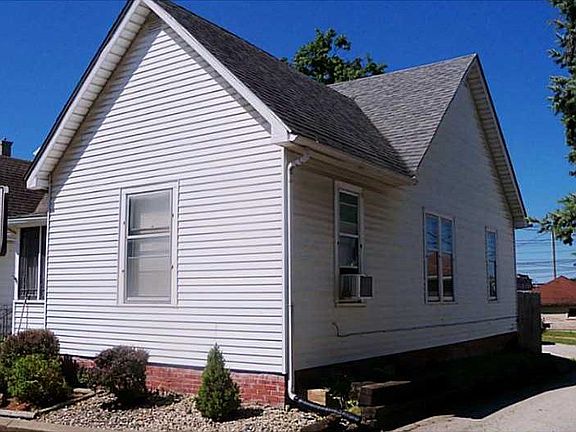 2nd image of 207 Jones Ave
