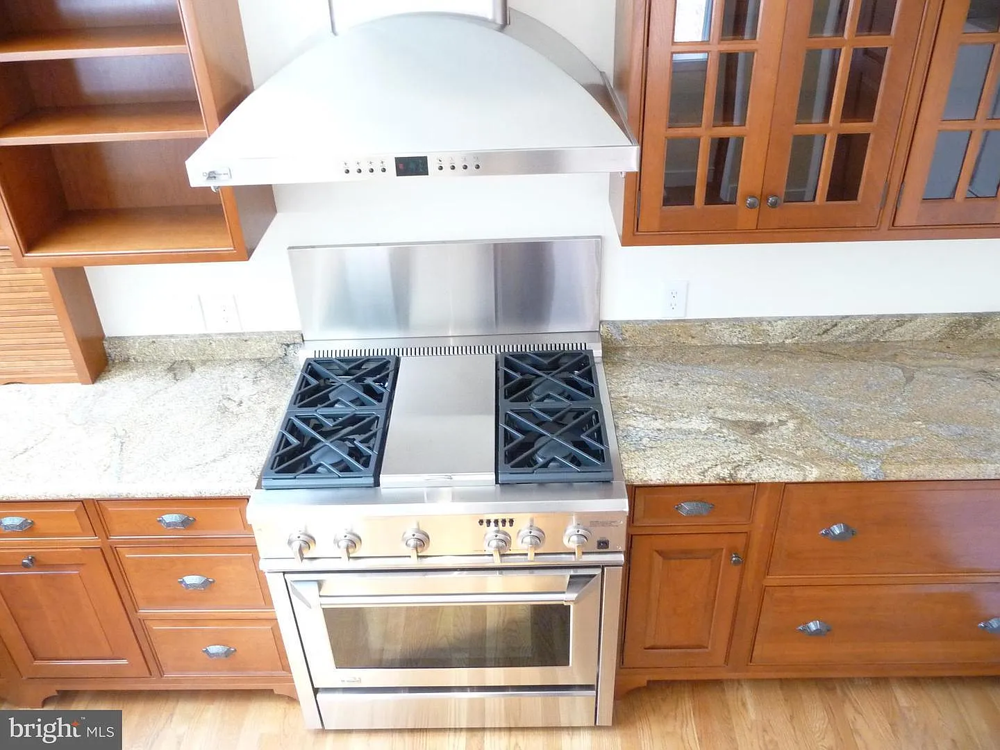 2 bed, 2000 sqft, $3,750 — Photo 4