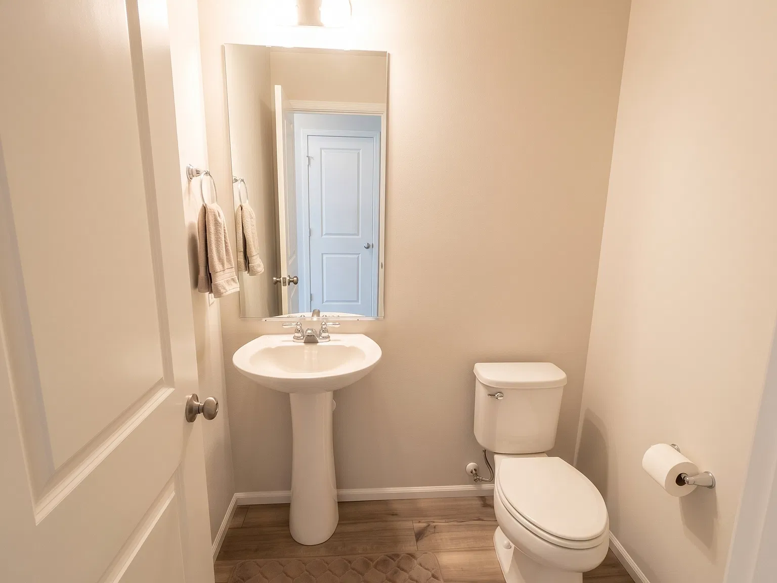 4 bed, 2.5 bath, 2365 sqft, $3,100 — Photo 4