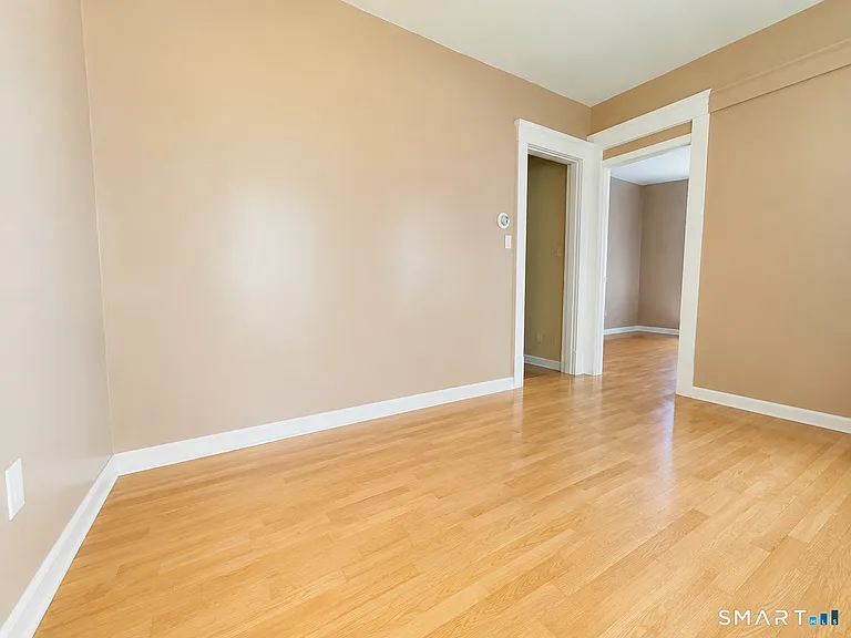 122 Atwater St — Photo 3