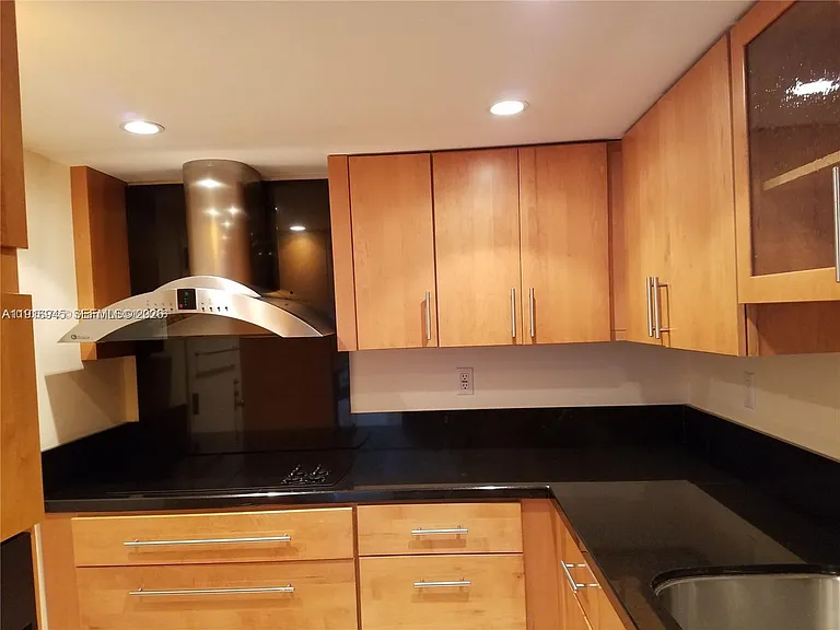 2333 Brickell Ave #2215 — Photo 3