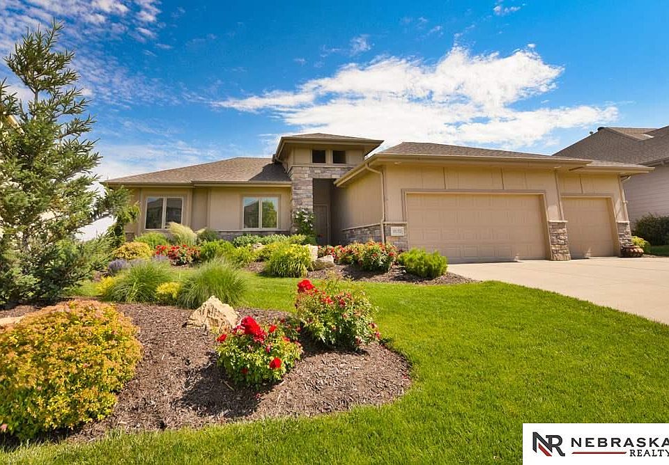 1st image of 18152 Honeysuckle Dr