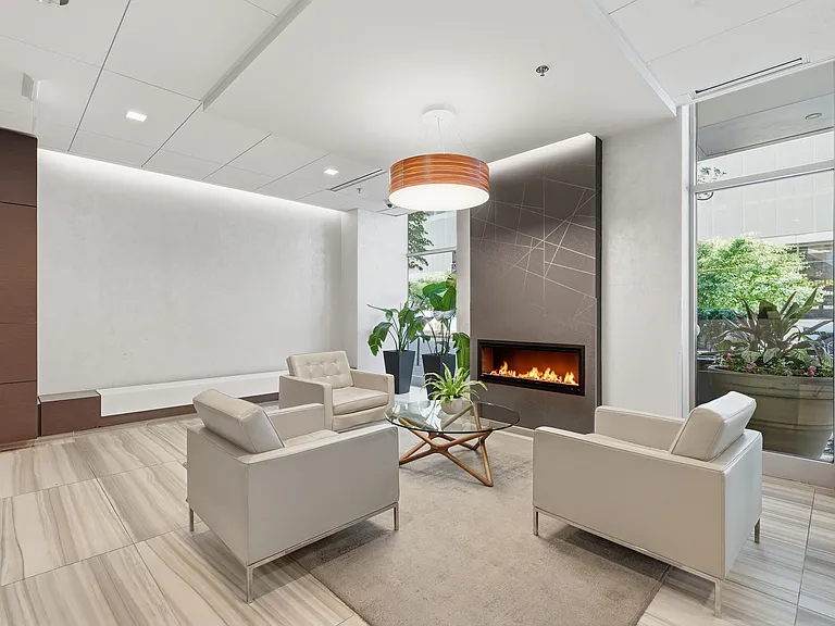 41 E 8th St #2905 — Photo 2