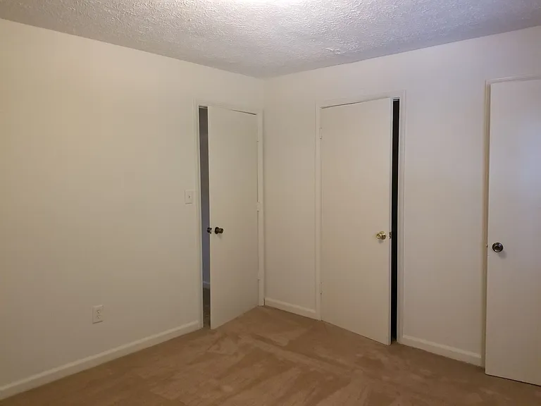 110 Chalfont Dr — Photo 16