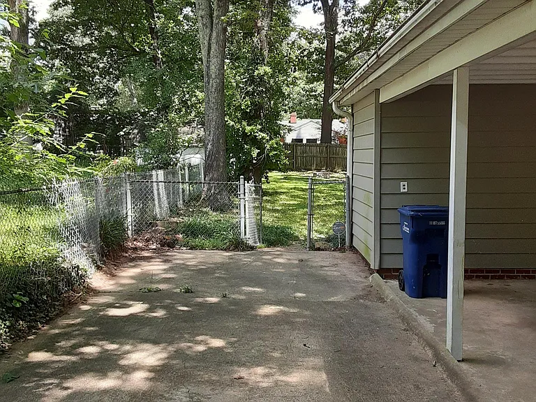 210 Forestdale Dr — Photo 4