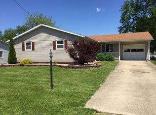 1267 E Locust St, Canton, IL 61520