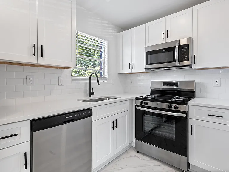 Briarcliff Terrace — Photo 17