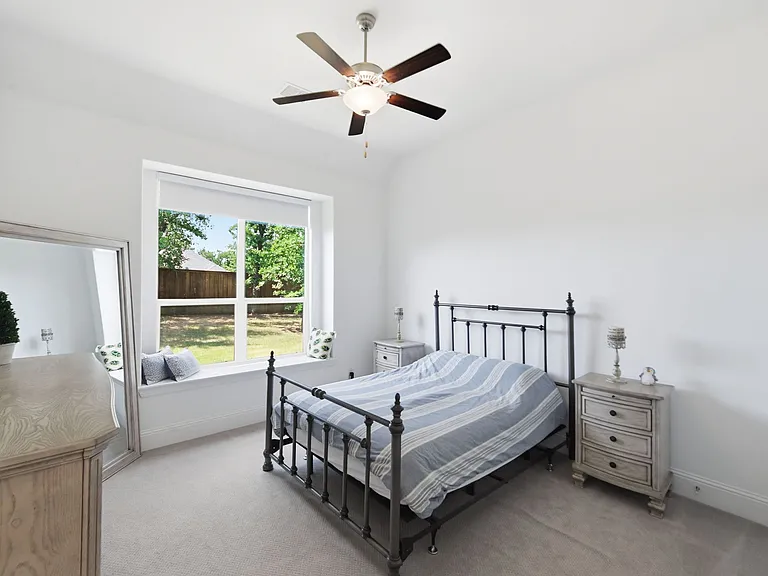 816 Omaha Trl — Photo 17