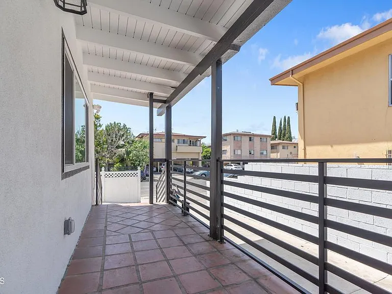 1206 Tamarind Ave — Photo 40