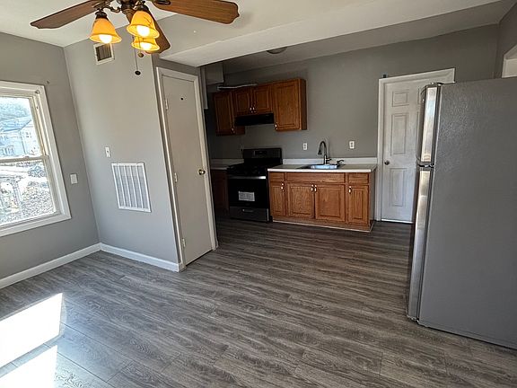 2nd image of 105 High St APT 2