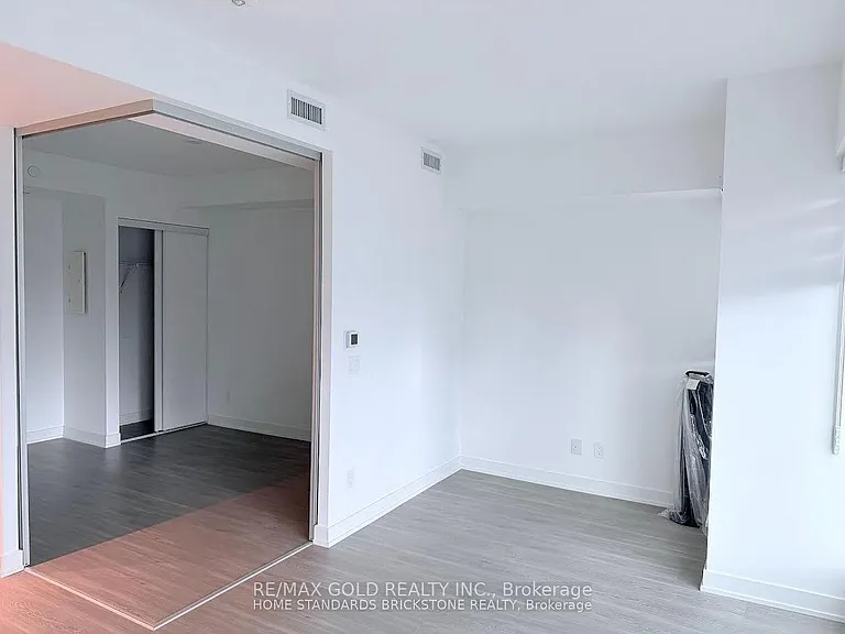 8 Wellesley St W #5505 — Photo 7