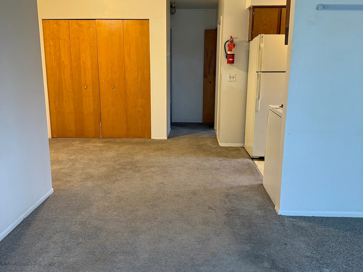 2406 Fort Park Blvd — Photo 3