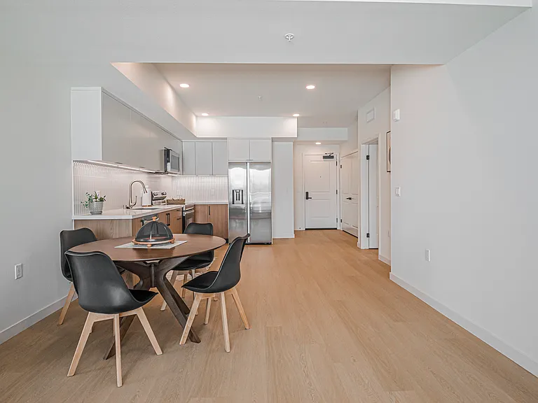 856 Gramercy Drive — Photo 86