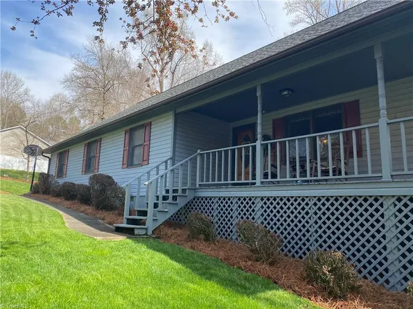 120 Holly Hill Dr, Elkin, NC 28621