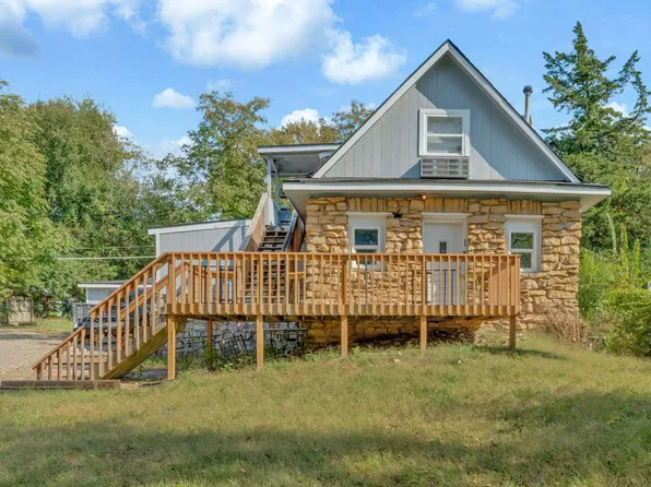 2820 SE Massachusetts Ave, Topeka, KS 66605