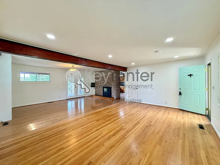 1406 Highland Way — Photo 4