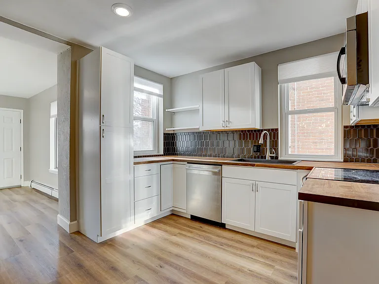 2524 N High St — Photo 13