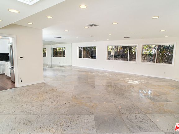3rd image of 3650 Sapphire Dr