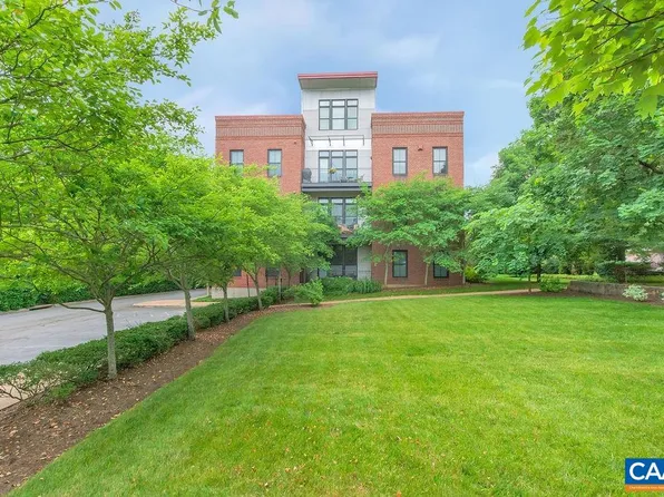 200 Douglas Ave APT 2F, Charlottesville, VA 22902