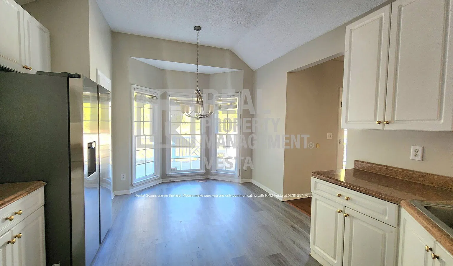 4 bed, 3.0 bath, 1880 sqft, $2,100 — Photo 4