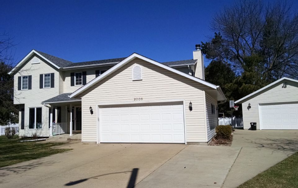 2006 Rice court/4 Car Garage