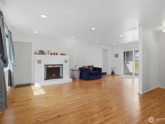 4th image of 22219 66th Avenue W