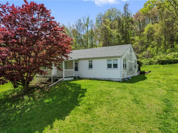 636 Middletown Rd, New Stanton, PA 15672