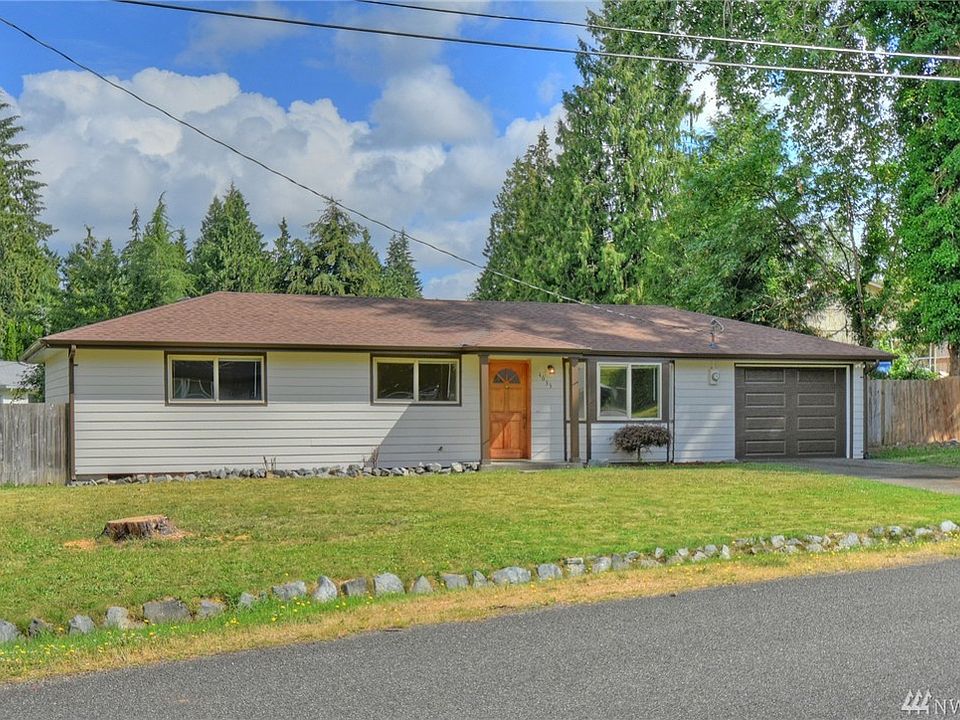 1st image of 4633 143rd St E