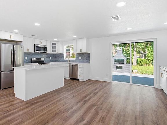 5th image of 10016 N 10TH STREET