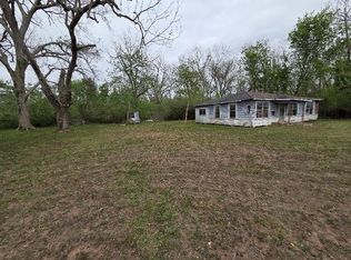 9706 Fm 102, Glen Flora, TX 77443