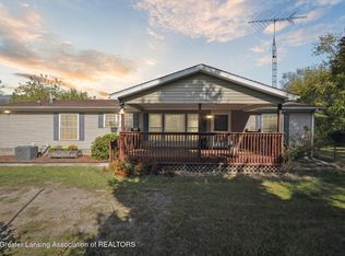 6838 Moreland Rd, Jonesville, MI 49250