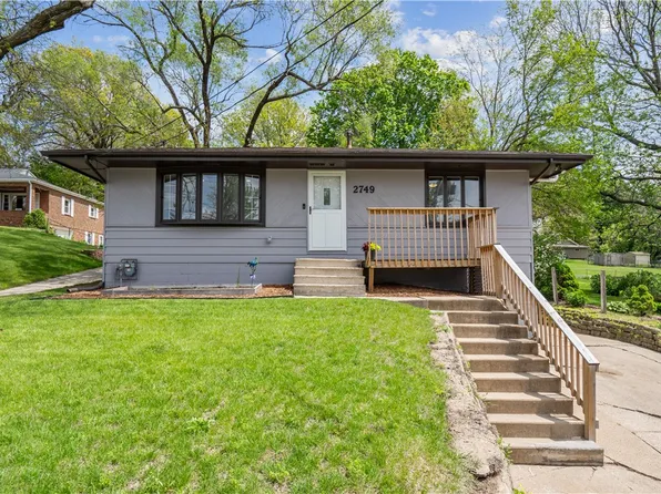 2749 Hubbell Ave, Des Moines, IA 50317
