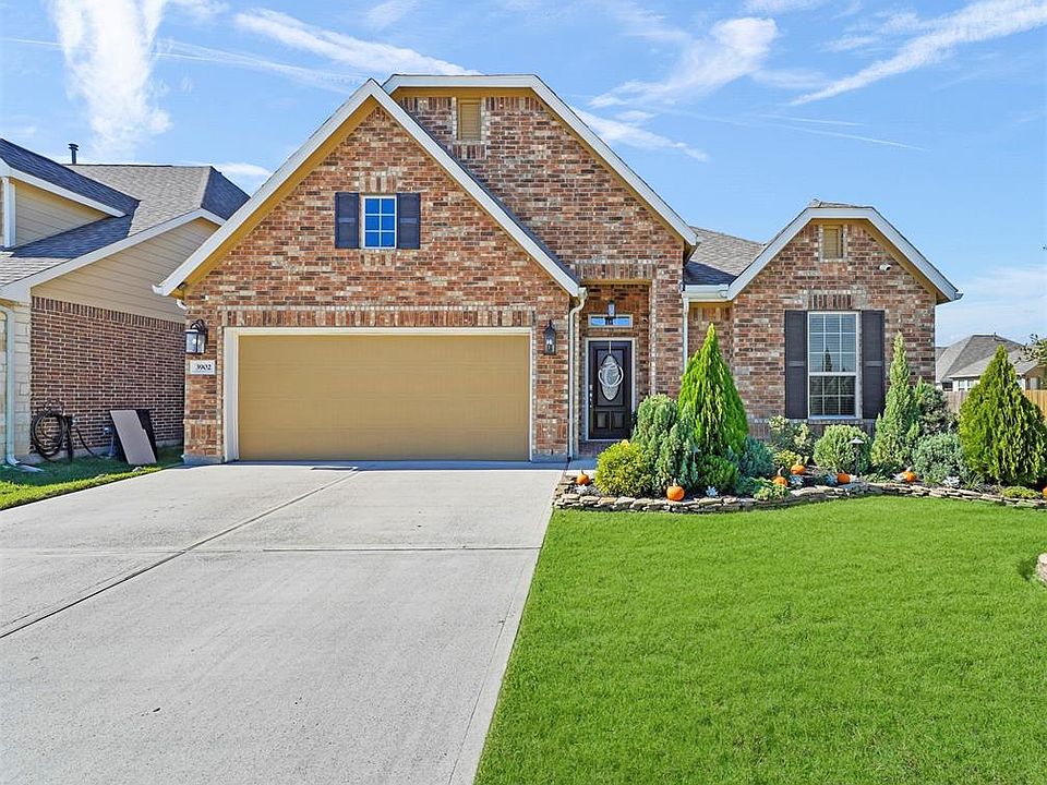 1st image of 3902 Penny Ln