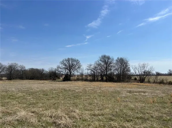 Bb Hwy, Nevada, MO 64772