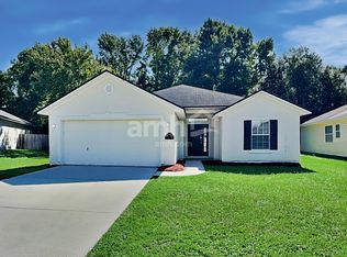 12052 Hayden Lakes Cir, Jacksonville, FL 32218