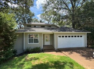 110 S Walnut Bend Rd, Cordova, TN 38018