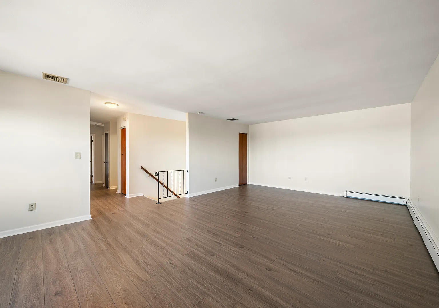 2 bed, 1.5 bath, 900 sqft, $2,800 — Photo 3