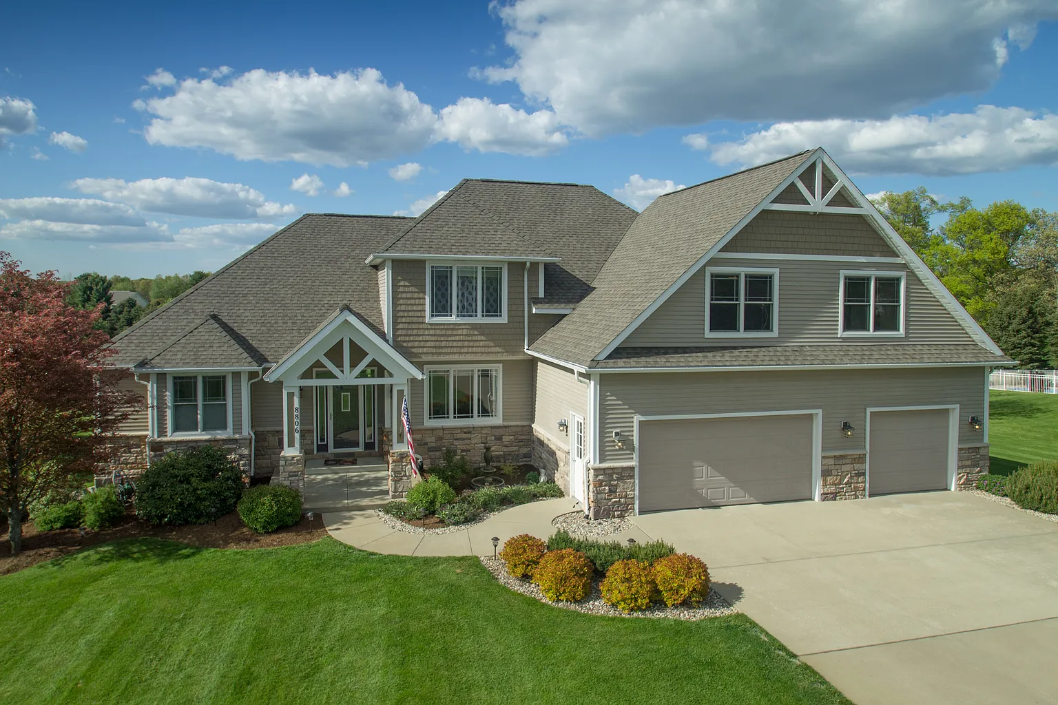 8806 Pine Island Ct N photo 1
