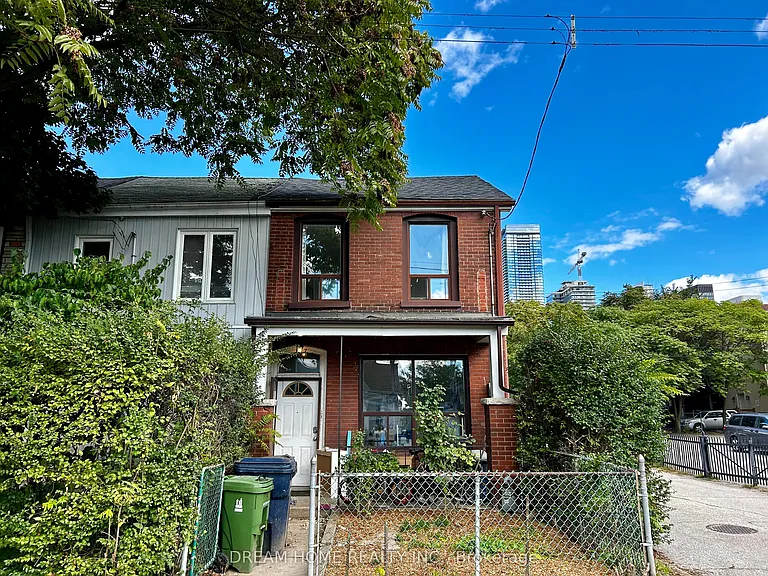 107 Huron St — Photo 3
