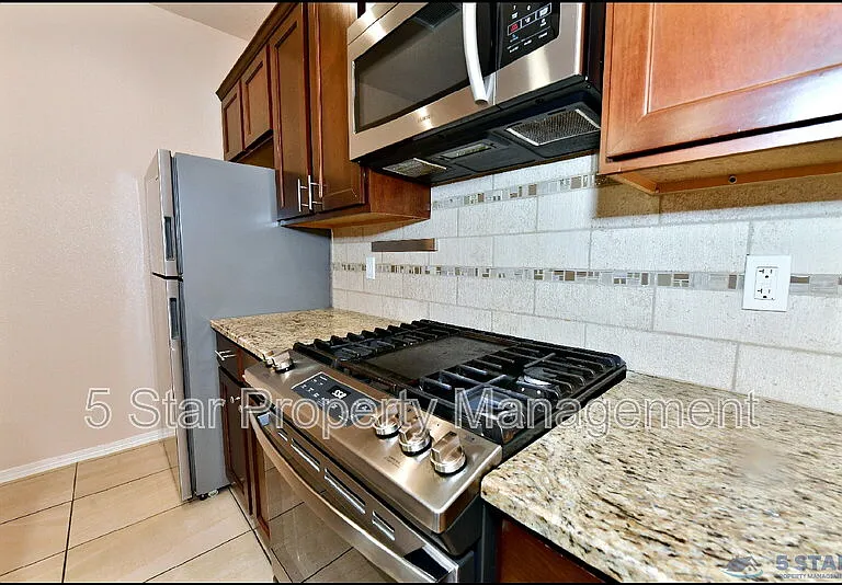 1908 William Caples St — Photo 14