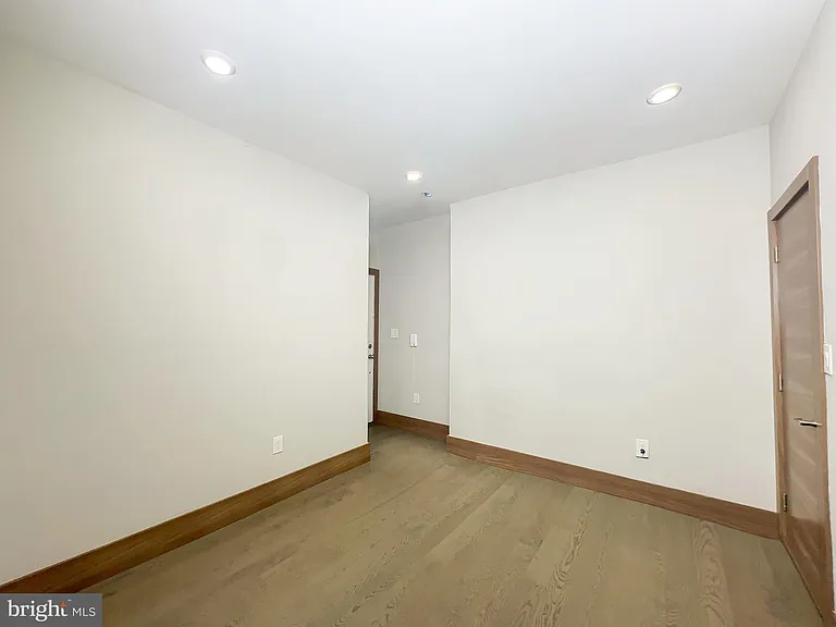 2109 M St NE #4 — Photo 12