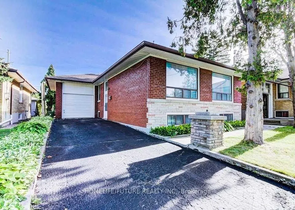 27 Kells Ave #BASEMENT