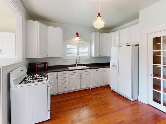 2nd image of 308 Placer St