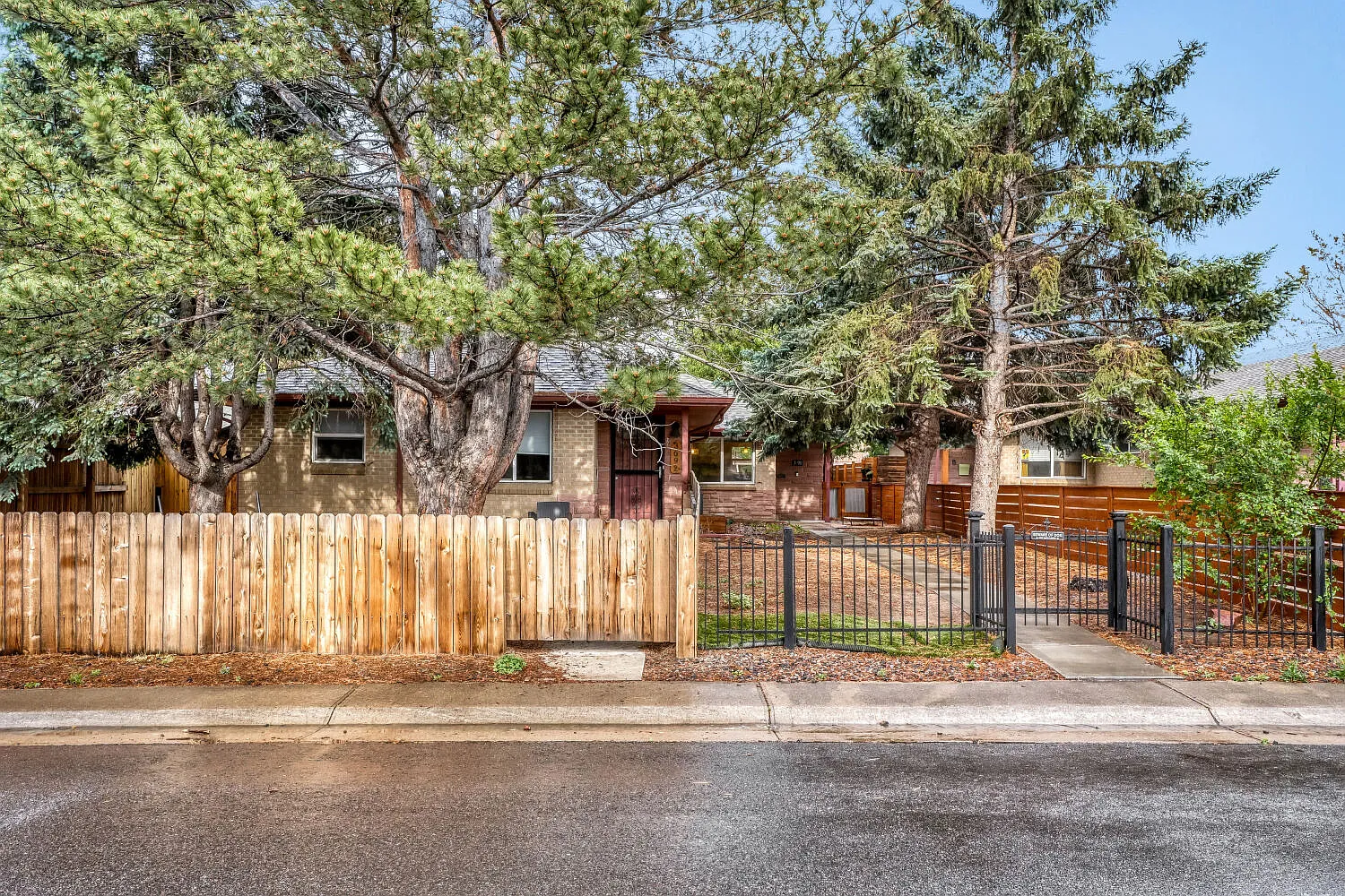 2 bed, 925 sqft, $2,700 — Photo 2